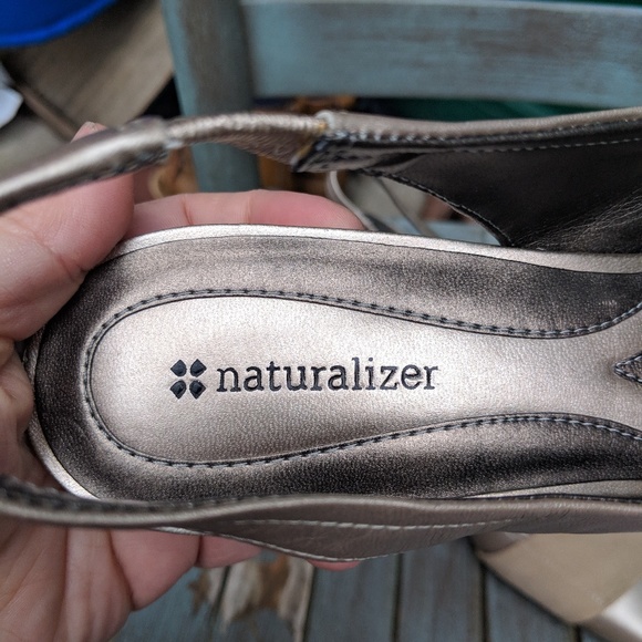 Naturalizer Light Gold Leather Slingback Heels 10M - Picture 4 of 4